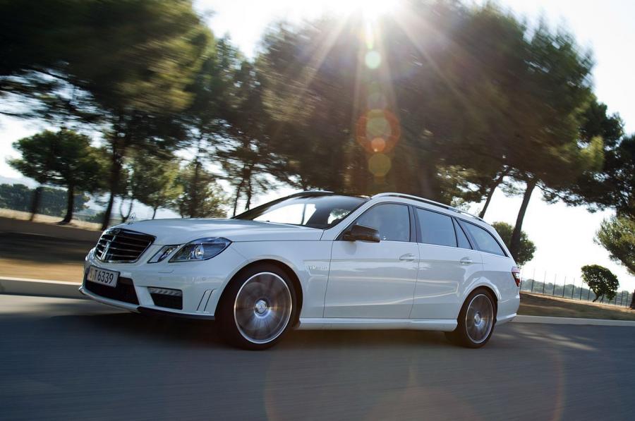  Mercedes-Benz E63 AMG Wagon 2012 года  (фото 33 из 43)